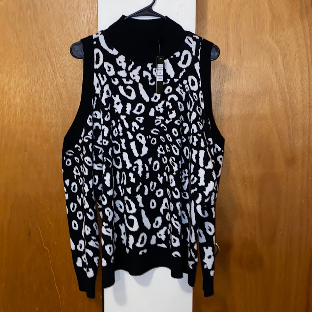 ♠️NWT Belldini Plus Cold Shoulder Sweater